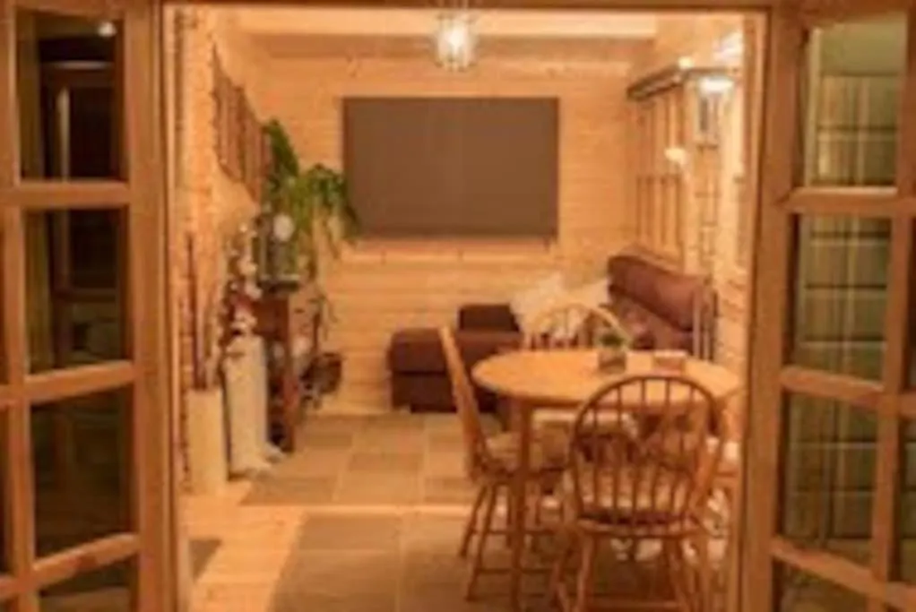 Family Friendly Sunny Log Cabin Wimborne Minster 0*,  United Kingdom