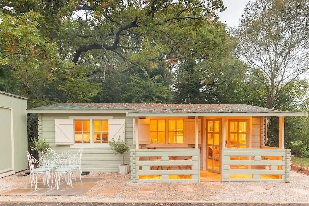 Family Friendly Sunny Log Cabin Wimborne Minster